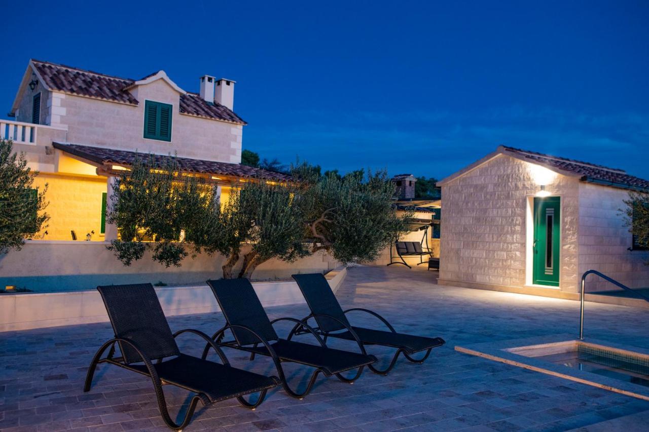 Opg Villa Meri Pucisca Luaran gambar